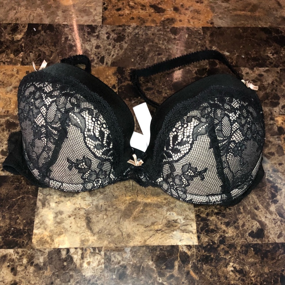 Black lace bra